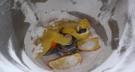 Coca de San Juan con Thermomix ® Ahora echamos los ingredientes para hacer la masa