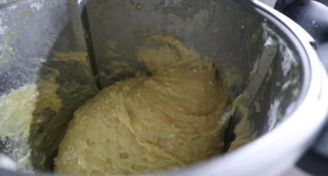 Coca de San Juan con Thermomix ® Incorporar la harina de fuerza y mezclar