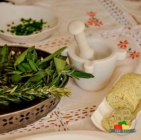 MANTEQUILLA DE HIERBAS PARA AROMATIZAR CARNES O PESCADOS MANTEQUILLA DE HIERBAS PARA AROMATIZAR CARNES O PESCADOS