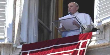 Papa Francisco reflexiona sobre refugiados, padres y medio ambiente