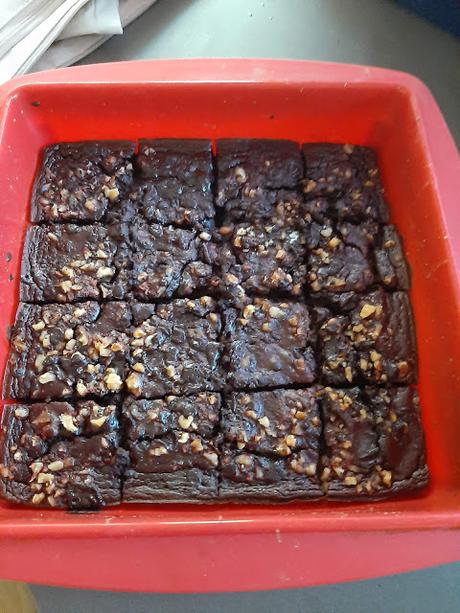 BROWNIE DE CHOCOLATE Y REMOLACHA