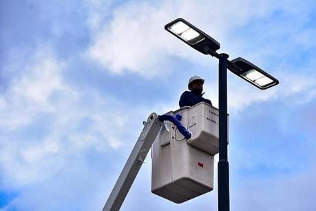 Genera sospechas cambio de luminaria en la Zona Industrial por la SEDUVOP