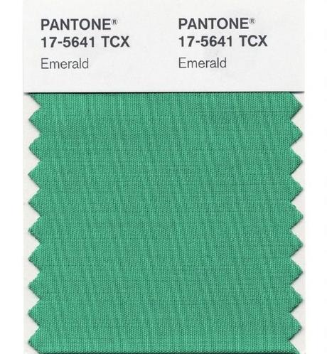 El color verde esmeralda nunca pasa de moda Pantone 17-5641 Verde Esmeralda
