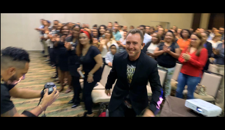 Tomás Gracia, una vida dedicada a enseñar los secretos para ser un experto en vender y comunicar