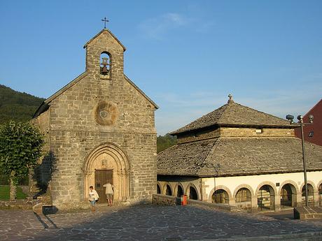 turismo de cercanía en Navarra, iglesia de Roncesvalles