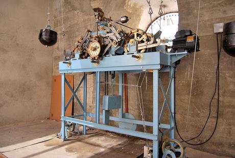 El Reloj y su Campana de la Iglesia de San Martin Obispo de Lillo (Toledo)