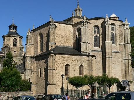 Turismo de cercanía en León turismo de cercanía en León, fachada de Villafranca del Bierzo