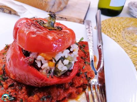 Pimientos rellenos de arroz y verduras