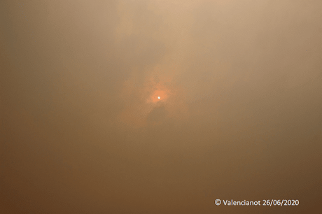 Valencia, bajo el humo y la ceniza.