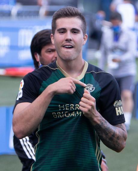 ‘As meigas’ aparecen en tiempo de descuento y desbaratan un impecable partido de la Deportiva (2-1)