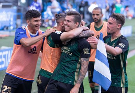 ‘As meigas’ aparecen en tiempo de descuento y desbaratan un impecable partido de la Deportiva (2-1)