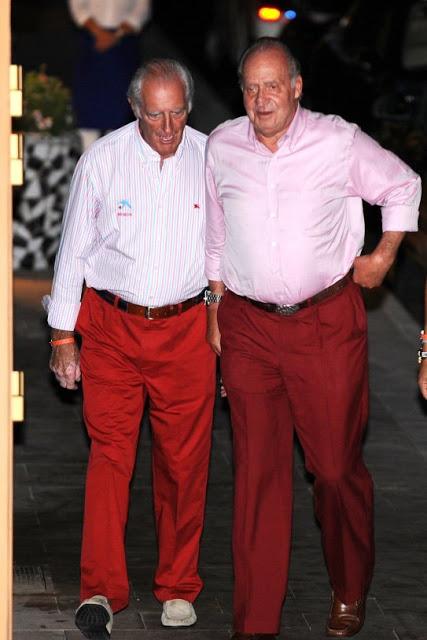 - Oda a la vejez en tiempos de covid-19.  - Los 269.000 dólares pagados por Cusí para el viaje de Félix VI y Letizia en su luna de miel.  - Dos felipes, dos silencios, y el PSOE no quiere matar al padre.