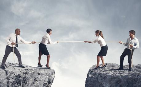 CÓMO DIFERENCIAR LOS HECHOS, INTERPRETACIONES Y JUICIOS