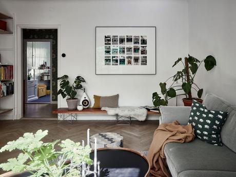 wood countertop white and green kitchen two colors kitchen scandinavian kitchen nordic kitchen hardwood floor kitchen encimera de madera design kitchen cocina nórdica cocina mezcla de estilos cocina luminosa cocina de dos colores cocina de color cocina comedor cocina blanca y verde  