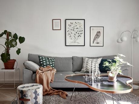 wood countertop white and green kitchen two colors kitchen scandinavian kitchen nordic kitchen hardwood floor kitchen encimera de madera design kitchen cocina nórdica cocina mezcla de estilos cocina luminosa cocina de dos colores cocina de color cocina comedor cocina blanca y verde  