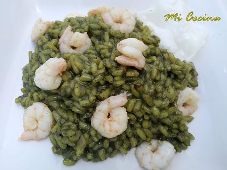 RISOTTO CON ESPIRULINA Y GAMBAS DE MALAGA RISOTTO CON ESPIRULINA Y GAMBAS DE MALAGA