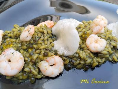 RISOTTO CON ESPIRULINA Y GAMBAS DE MALAGA