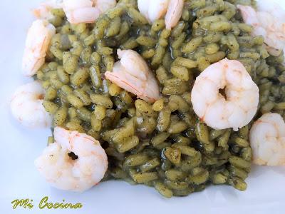 RISOTTO CON ESPIRULINA Y GAMBAS DE MALAGA RISOTTO CON ESPIRULINA Y GAMBAS DE MALAGA