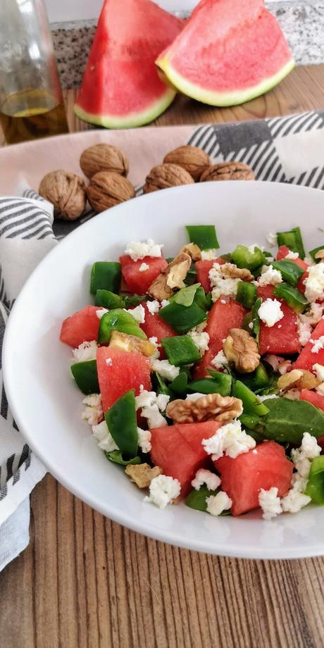 Dos recetas de ensaladas con fruta fresca y de temporada