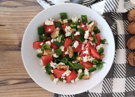 Dos recetas de ensaladas con fruta fresca y de temporada