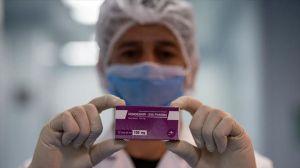 Covid: El primer fármaco… de la farmacéutica especialista en aprovechar las pandemias