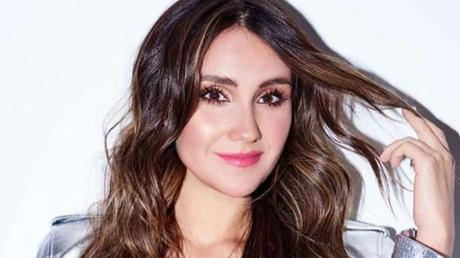 Dulce María feliz presume su barriga de embarazo (FOTO) Dulce María feliz presume su barriga de embarazo (FOTO)
