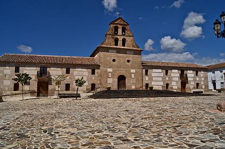 Turismo de cercanía en Jaén turismo de cercanía en Jaén, plaza de Aldeaquemada