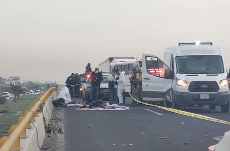 Abandonan 2 personas descuartizadas en la Carretera 57 Abandonan 2 personas descuartizadas en la Carretera 57