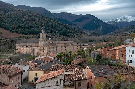 Turismo de cercanía en La Rioja turismo de cercanía en La Rioja, vistas de San Millán de la cogolla