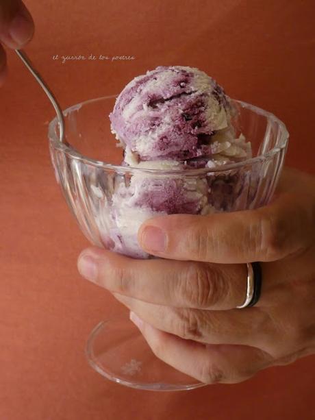 Helado de Queso y Arándanos Helado de Queso y Arándanos