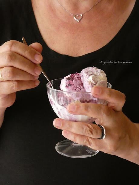 Helado de Queso y Arándanos Helado de Queso y Arándanos