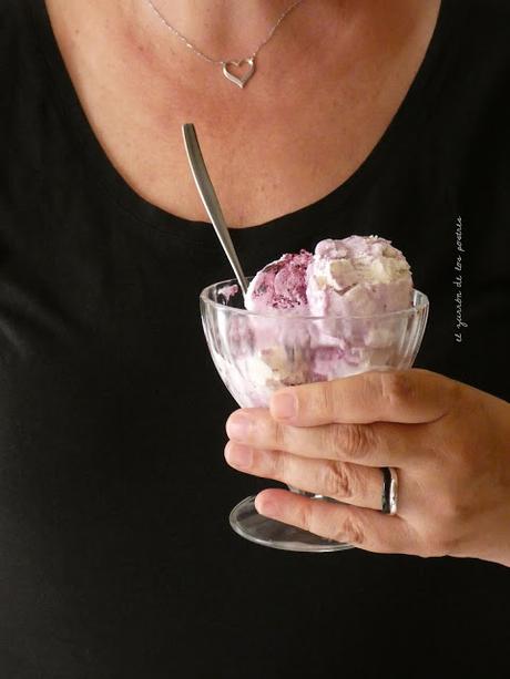 Helado de Queso y Arándanos Helado de Queso y Arándanos