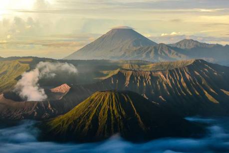 Destino montañas de Indonesia