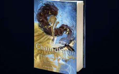 Cassandra Clare reveló la portada de Chain of Iron
