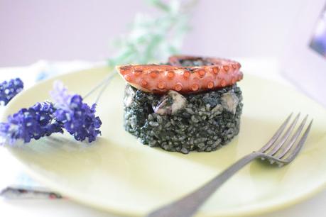 Arroz negro con pulpo
