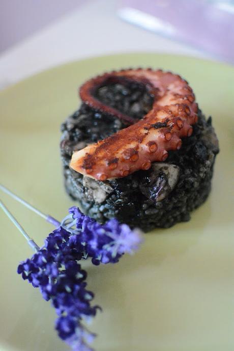 Arroz negro con pulpo