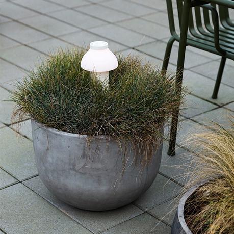 scandinavian design rechargeable lamp portable lamp outdoors lamp outdoors decor lámparas recargables lámparas de diseño lámparas portátiles lámparas de exterior HAY dk HAY design lamps diseño nórdico diseño escandinavo diseño danés danish lamps danish design scandinavian design rechargeable lamp portable lamp outdoors lamp outdoors decor lámparas recargables lámparas de diseño lámparas portátiles lámparas de exterior HAY dk HAY design lamps diseño nórdico diseño escandinavo diseño danés danish lamps danish design