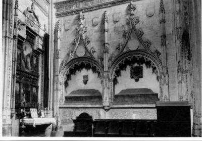 Iglesia de San Andres. Sepulcros Estilo Gotico Florido [Fotografía]