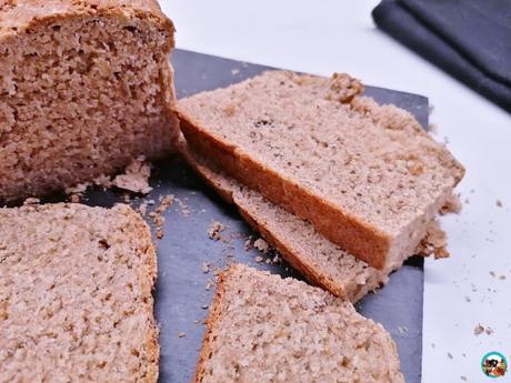 Pan integral con jengibre y semillas de chia Pan integral con jengibre y semillas de chia