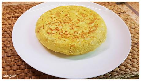 Tortilla de patatas con cebolla