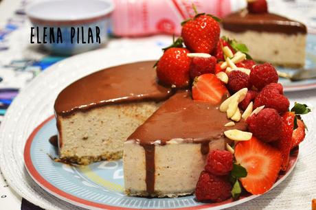 Cheesecake saludable de fresa (sin azúcar y un extra de proteínas)