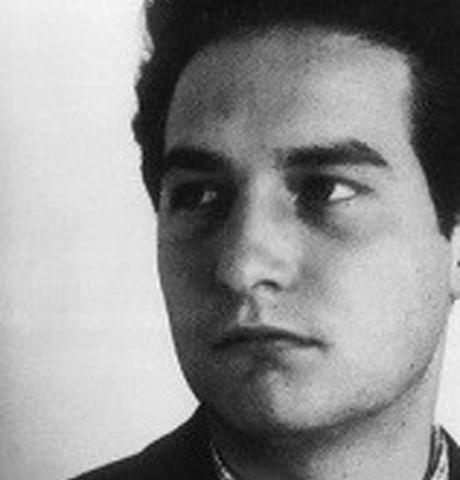 La imagen puede contener: una persona, primer plano