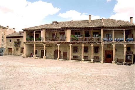 turismo de cercanía en Segovia, plaza de Pedraza