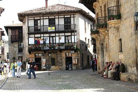 Santillana del Mar: la ciudad de las tres mentiras (Cantabria) Santillana del Mar: la ciudad de las tres mentiras (Cantabria)