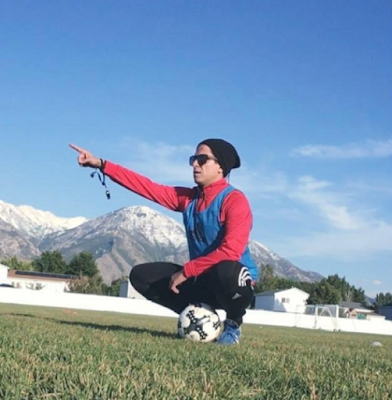 ES FUTBOL RÁPIDO UNA OPCIÓN DE PRIMER CONTACTO DE NIÑAS Y NIÑOS CON EL BALÓN