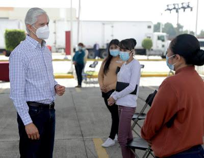 ENTREGA ALFREDO DEL MAZO CRÉDITOS A EMPRENDEDORAS MEXIQUENSES EN APOYO A LA ECONOMÍA FAMILIAR Y REACTIVACIÓN DEL CONSUMO LOCAL