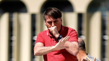 #Brasil: Bolsonaro da positivo de una  gripesinha llamada  #coronavirus:  (8 polémicas frases )