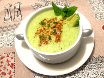 Crema de pepino y aguacate Crema de pepino y aguacate.