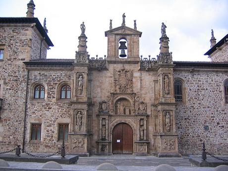 Turismo de cercanía en Guipúzcoa turismo de cercanía en Guipúzcoa, fachada de Oñati