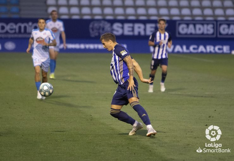 SD Ponferradina 0 CD Lugo 1. La Ponferradina sigue sin saber salir del lío y suma la cuarta derrota consecutiva